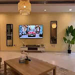 Dubai Marina - Beige Room
